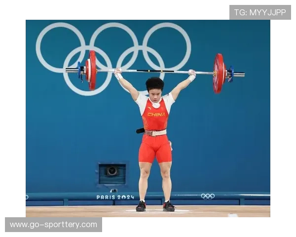 全国举重冠军赛女子45公斤级:湖南选手欧吕亭超越亚洲青年及世界青年纪录 全国举重冠军赛女子45公斤级:湖南选手欧吕亭超越亚洲青年及世界青年纪录